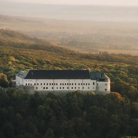 Krone * Svätý Jur